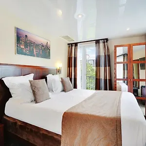 Gry Francais Hotel