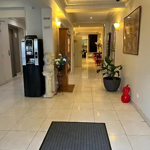 Hotel 121, Parigi