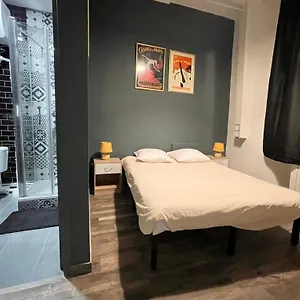Ostello Le Globe, Parigi