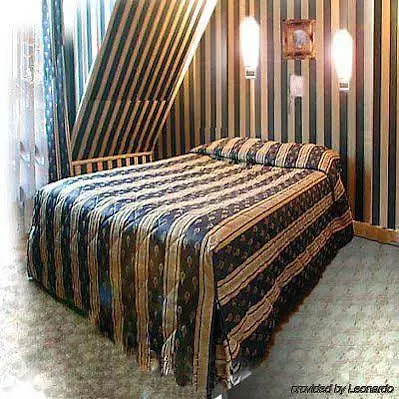 Modern Hotel Париж