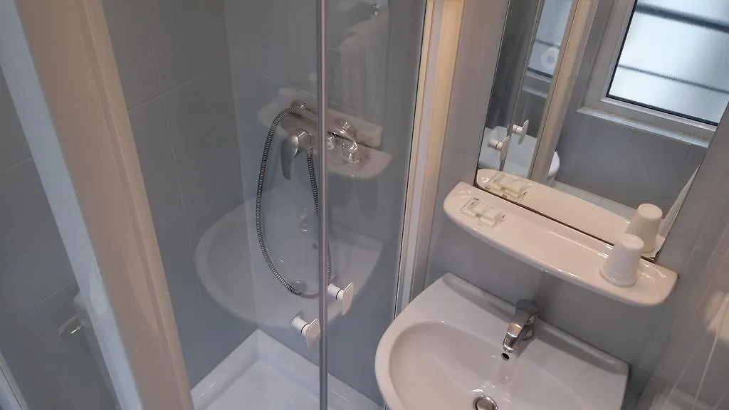 Modern Hotel Париж 2*,  Франция